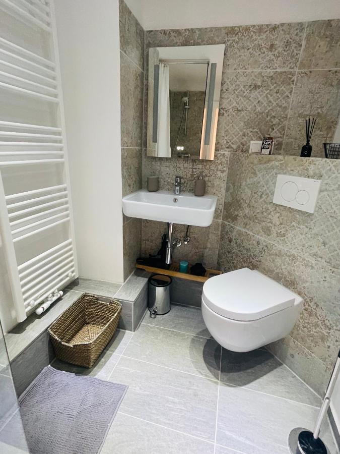 Modern * Zentral * Netflix * Arbeitsplatz Apartment Wuppertal Ngoại thất bức ảnh